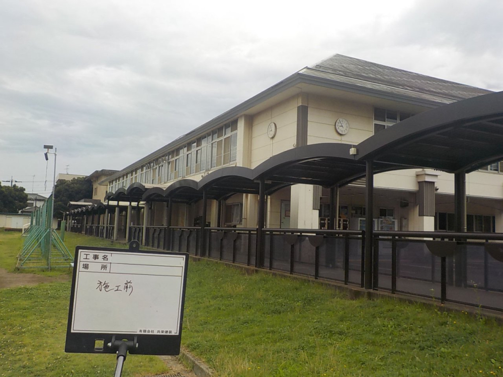 県立高等学校体育館屋根修繕工事　施工前