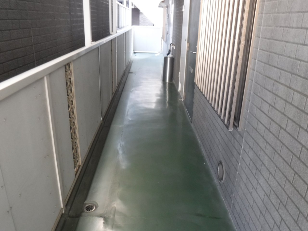 集合住宅共用廊下修繕工事　施工前